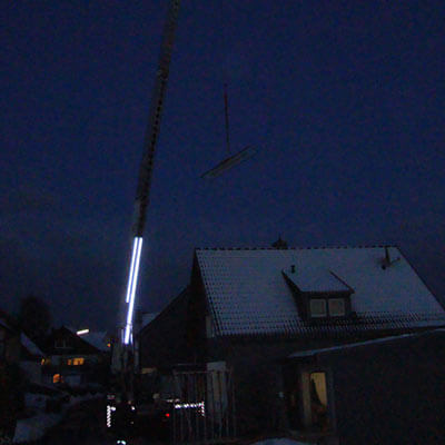 Unsere Glas-Vakuumhebeanlage trotzt Wind und Wetter